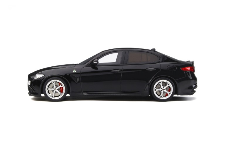 Alfa Romeo Giulia Quadrifoglio Nero Vulcano 2016