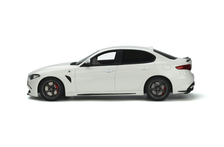 Alfa Romeo Giulia Quadrifoglio White trofeo 2019