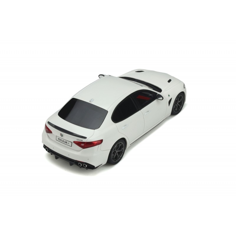 Alfa Romeo Giulia Quadrifoglio White trofeo 2019