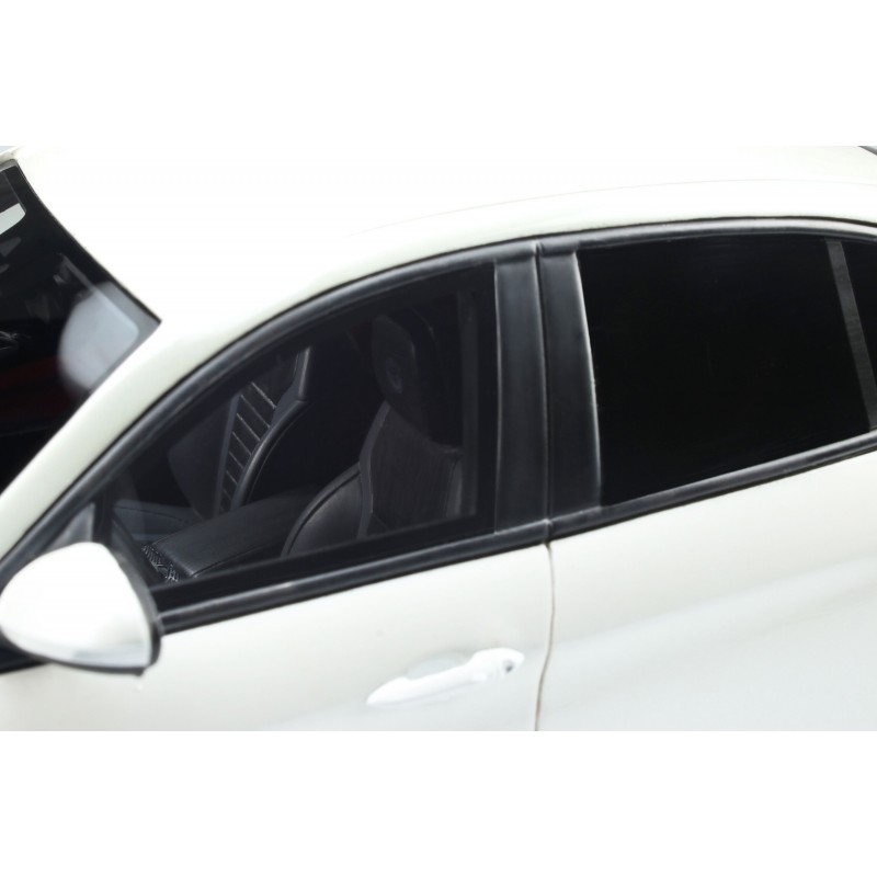 Alfa Romeo Giulia Quadrifoglio White trofeo 2019