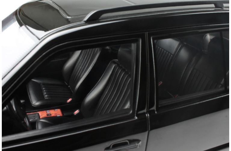 Mercedes-Benz S124 300TE AMG Black 040 1988