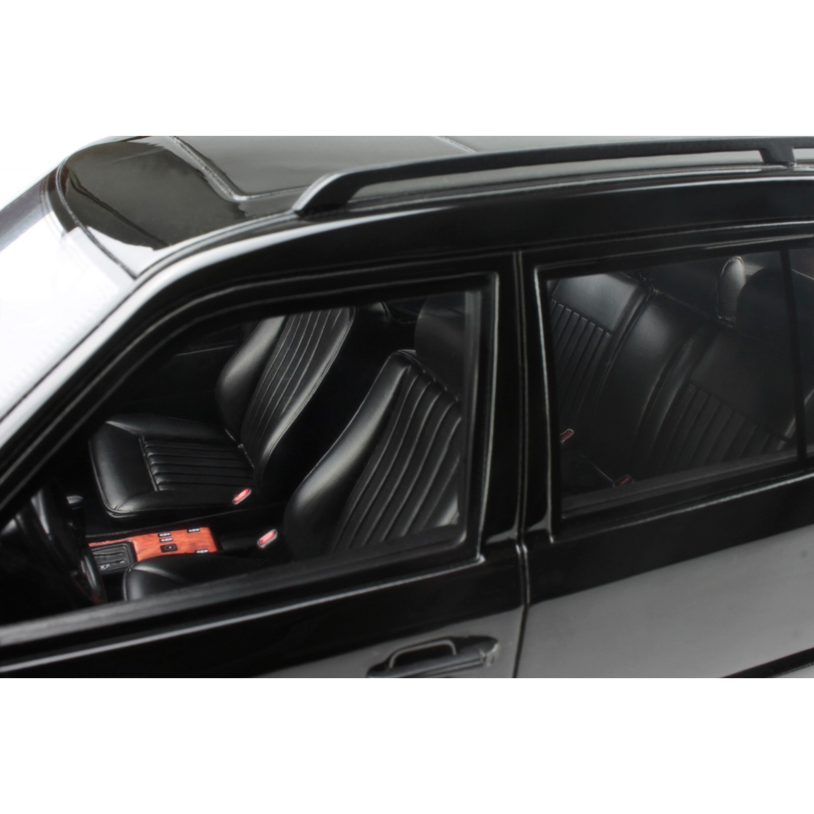 Mercedes-Benz S124 300TE AMG Black 040 1988