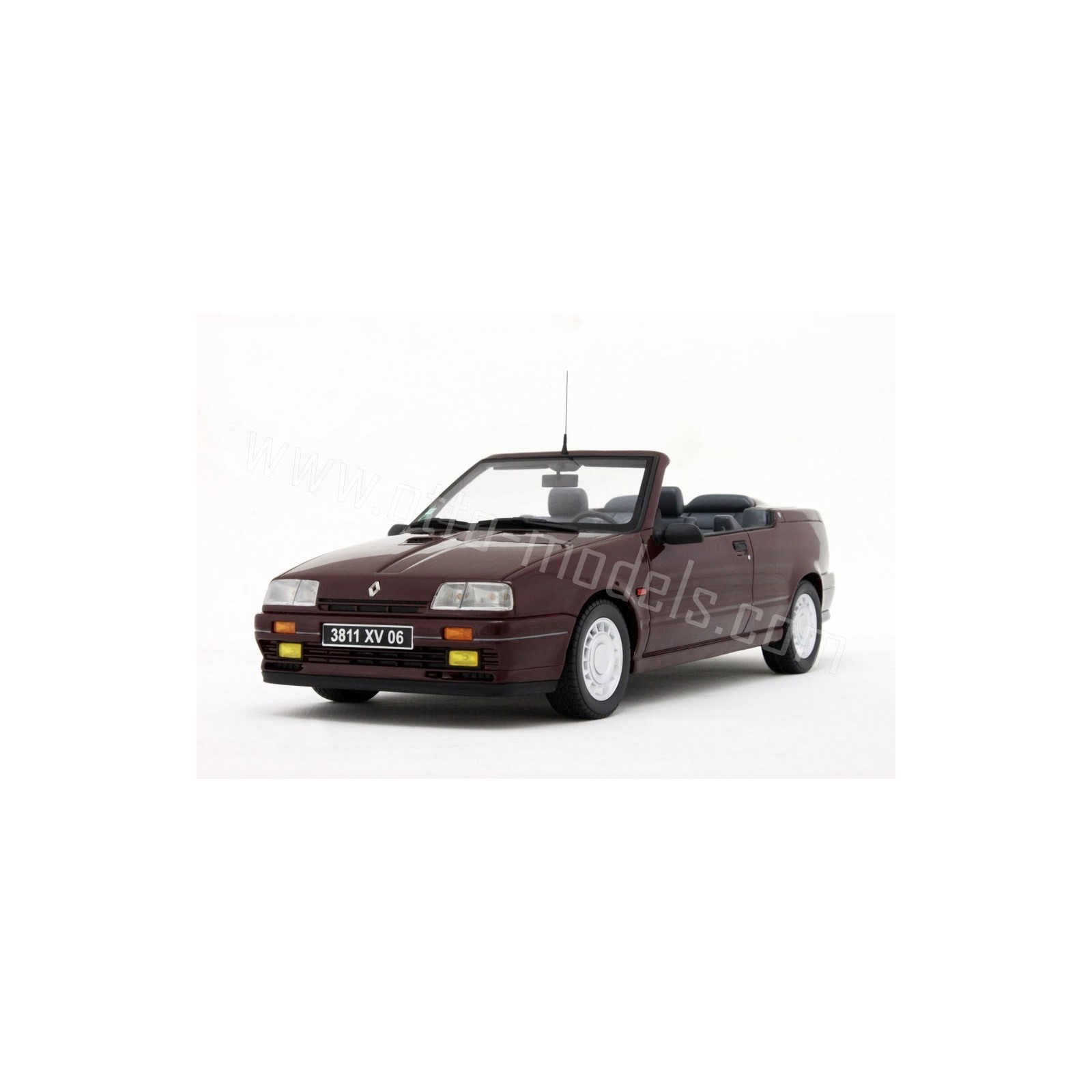 Renault 19 16S Cabriolet Rouge Persan 1991