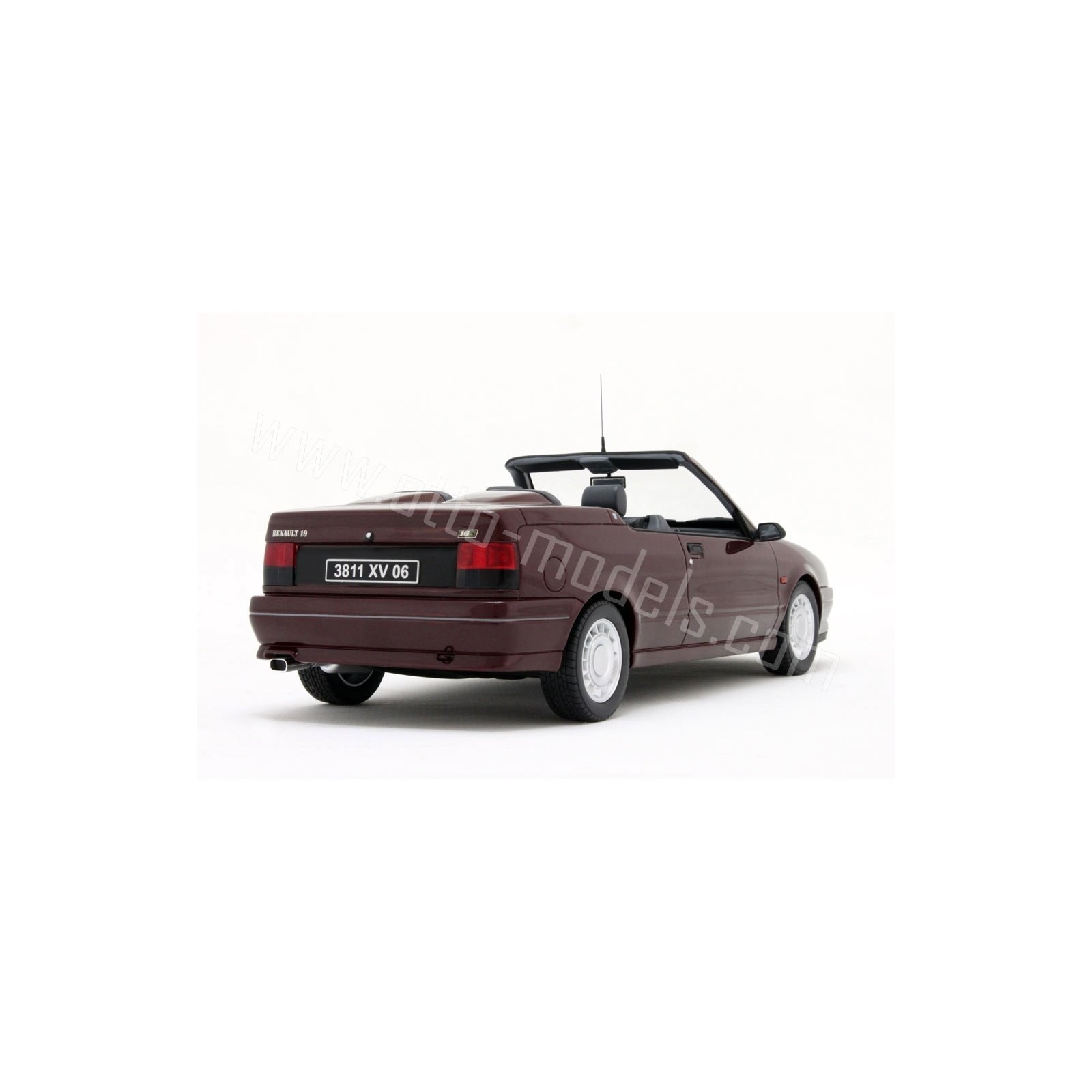 Renault 19 16S Cabriolet Rouge Persan 1991
