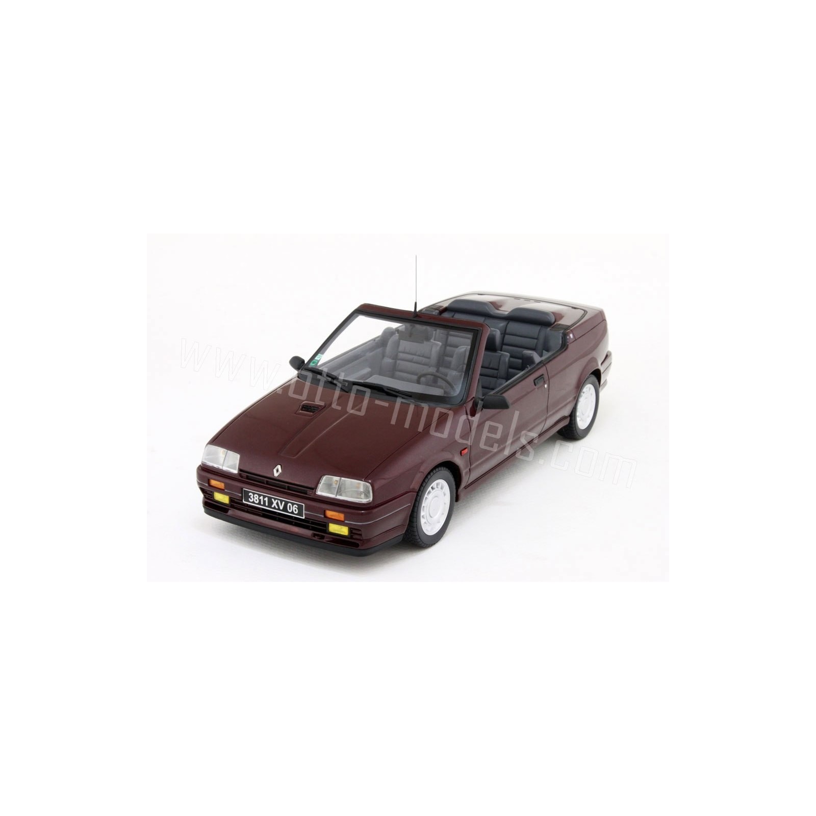 Renault 19 16S Cabriolet Rouge Persan 1991