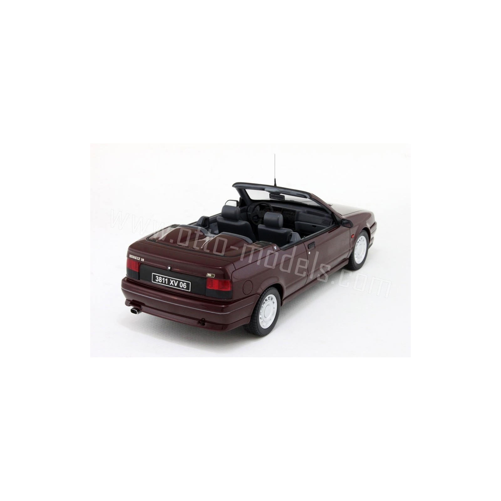 Renault 19 16S Cabriolet Rouge Persan 1991