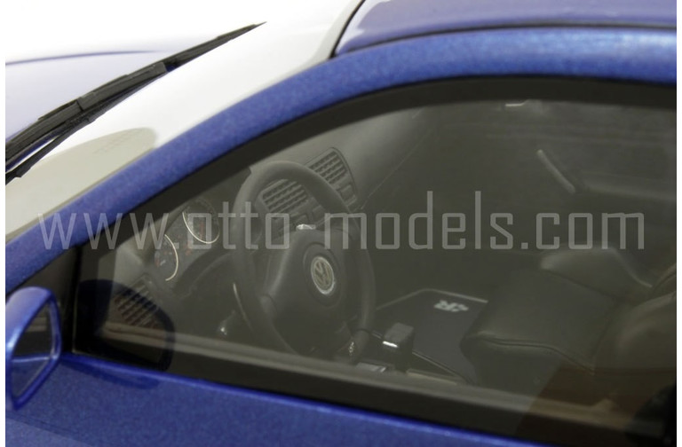 Volkswagen Golf 4 R32 Deep Blue Pearl 2002