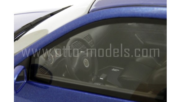 Volkswagen Golf 4 R32 Deep Blue Pearl 2002