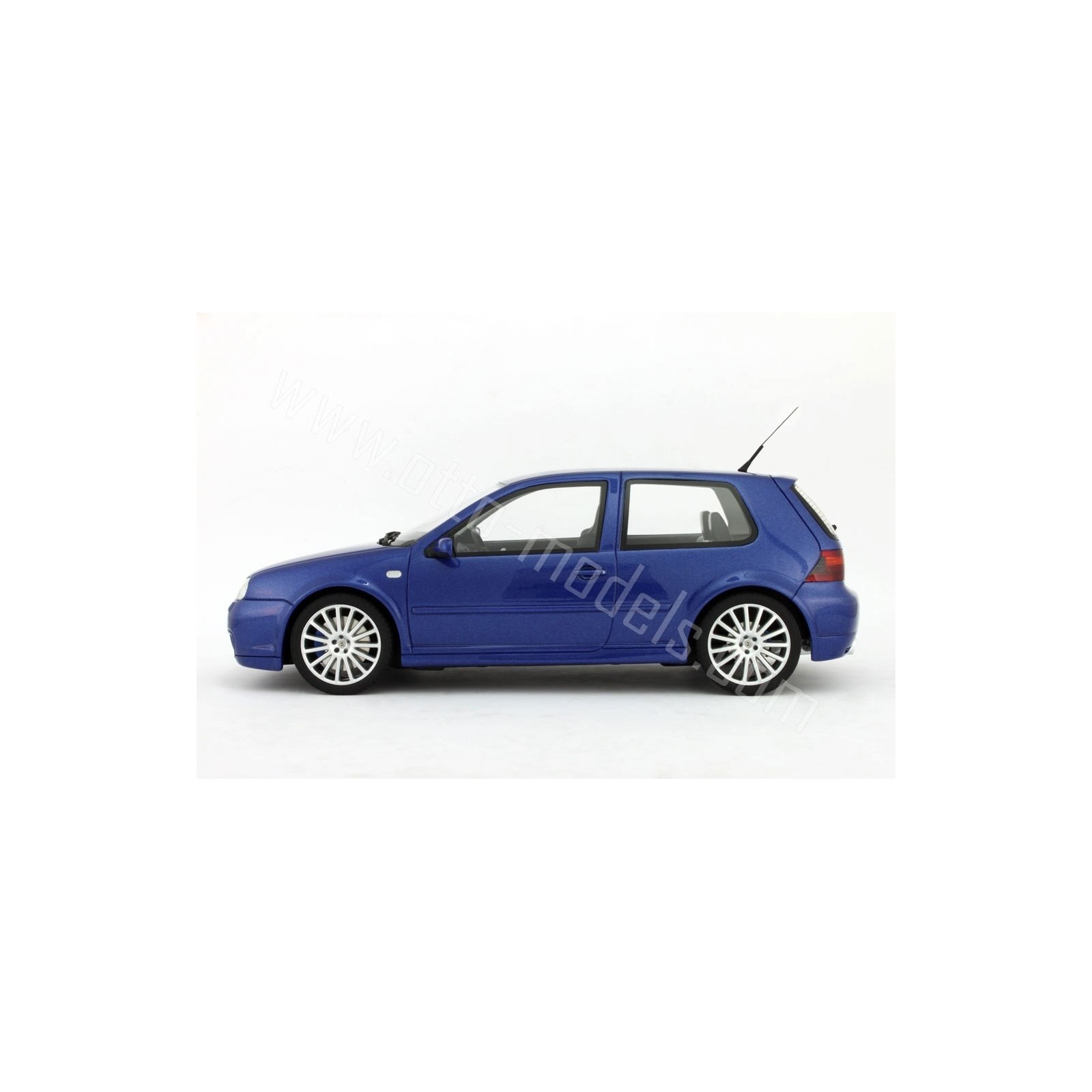 Volkswagen Golf 4 R32 Deep Blue Pearl 2002