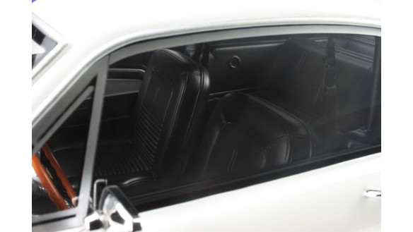 Shelby GT500 Wimbledon White and Blue stripes 1967