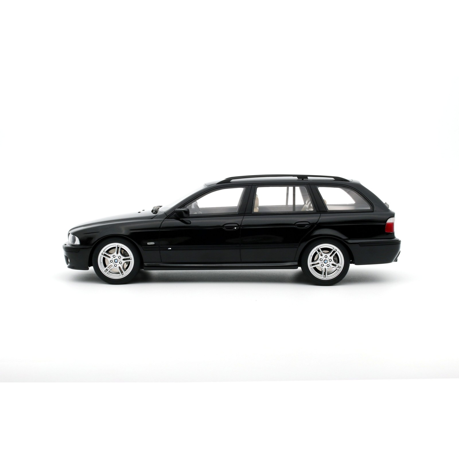 BMW E39 540 Touring M-Pack Black Saphire Metallic 475 2001