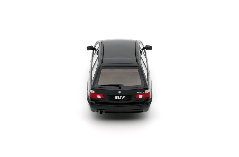 BMW E39 540 Touring M-Pack Black Saphire Metallic 475 2001
