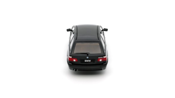 BMW E39 540 Touring M-Pack Black Saphire Metallic 475 2001