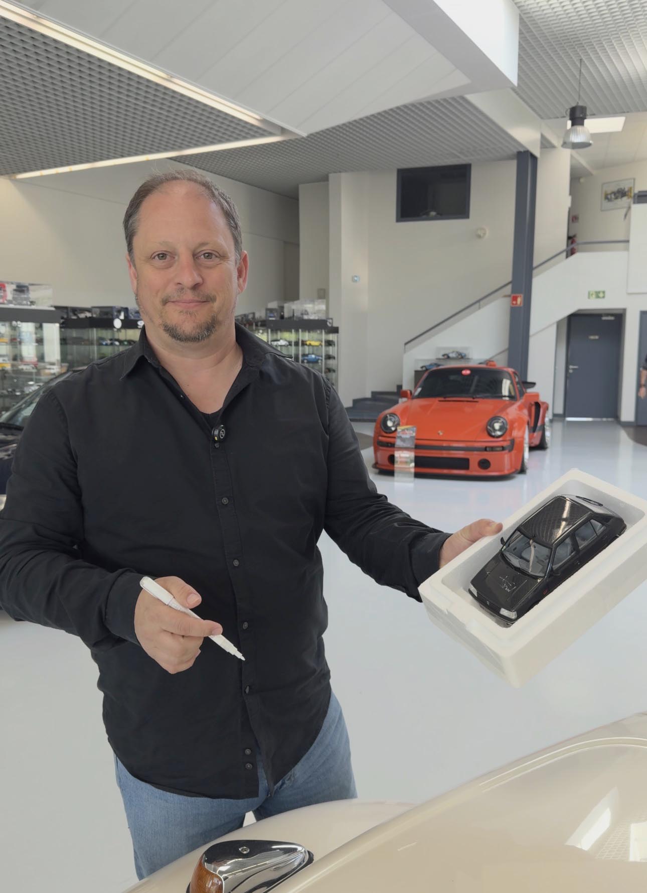 OttO Peugeot 205 GT 1993 1/18 - signe 02