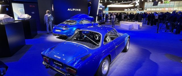 OttOmobile vit la passion auto au Mondial de l’Auto à Paris